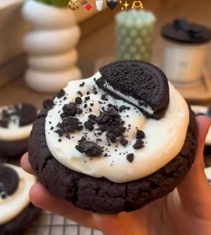 oreo crumbl cookies copycat