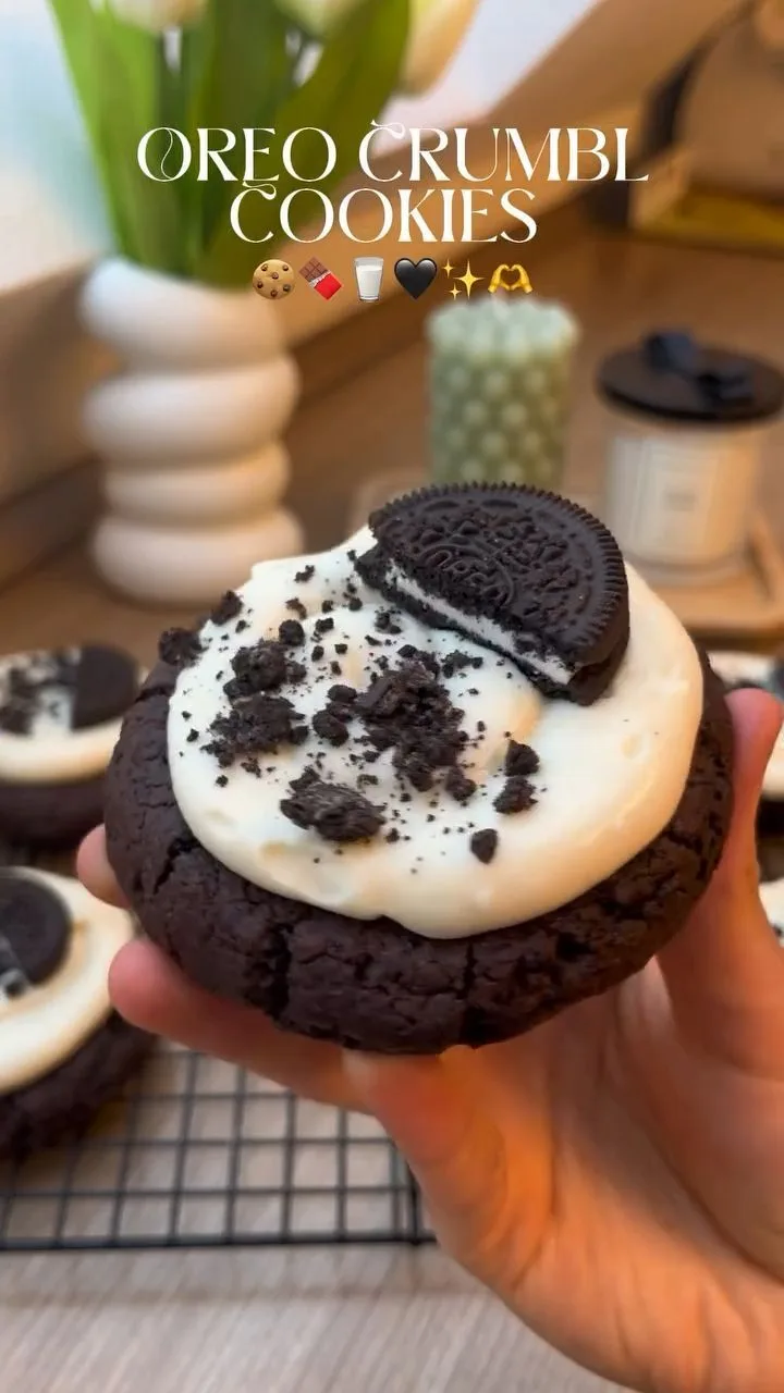 Viral Oreo Crumbl Cookies 🍪🖤