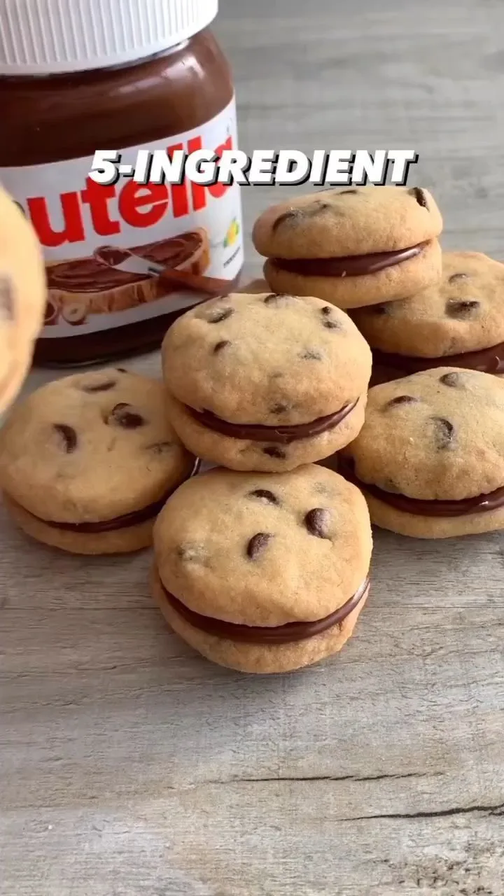 Nutella Stuffed Chocolate Chip Cookies