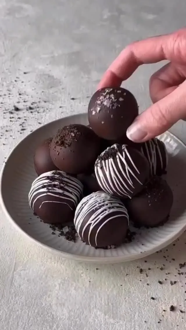 Receita de Bombom de Oreo coberto por chocolate
