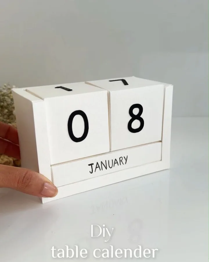 diy table calendar 2026