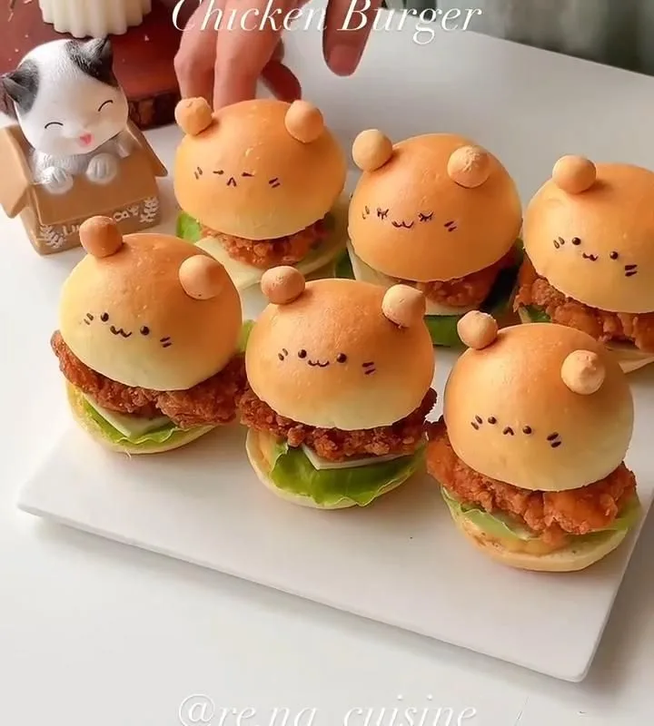 mini crispy chicken burgers