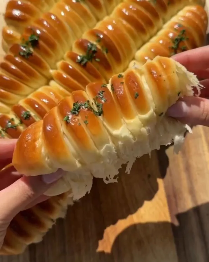 mozzarella stuffed bread