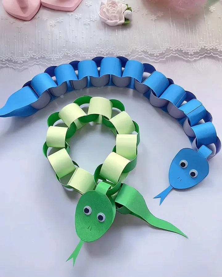 paper chain snake toy
