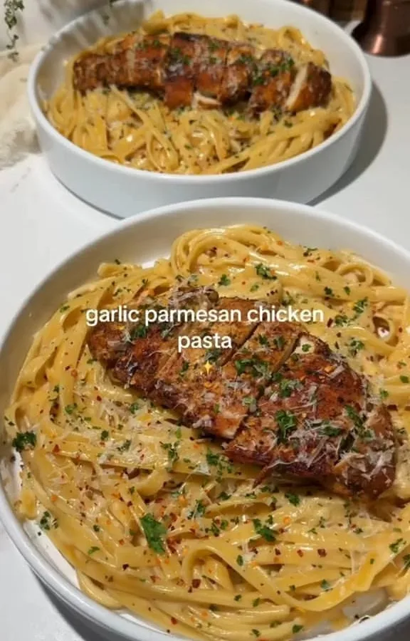 healthy garlic parmesan chicken pasta