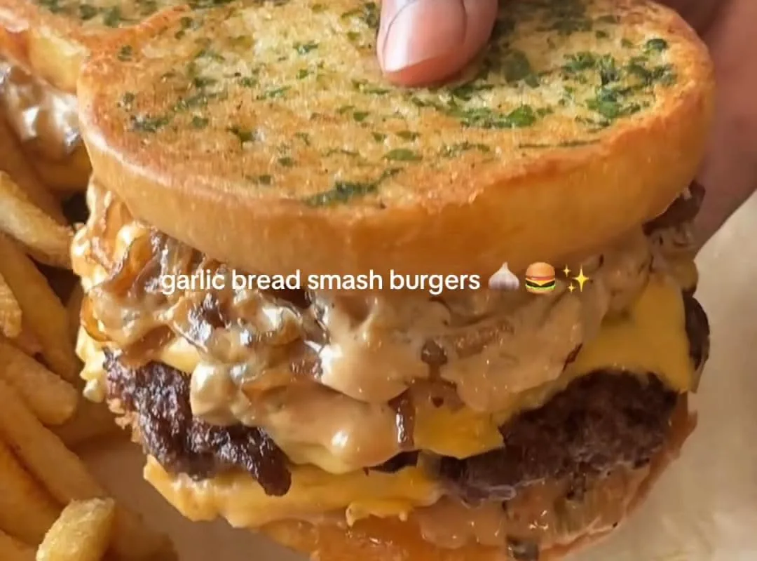 garlic bread smash burgers