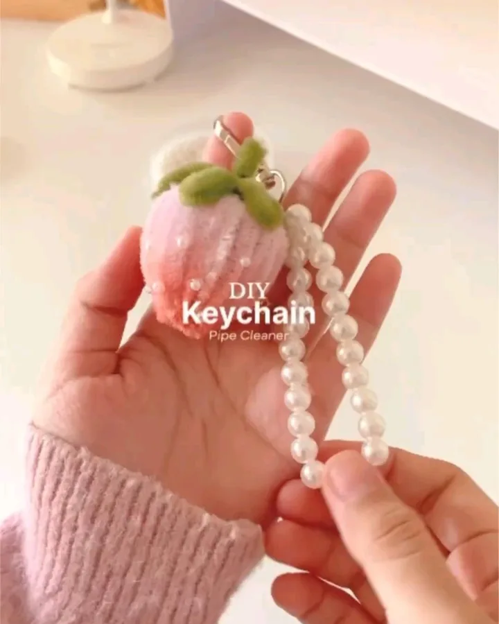 pipe cleaner keychain