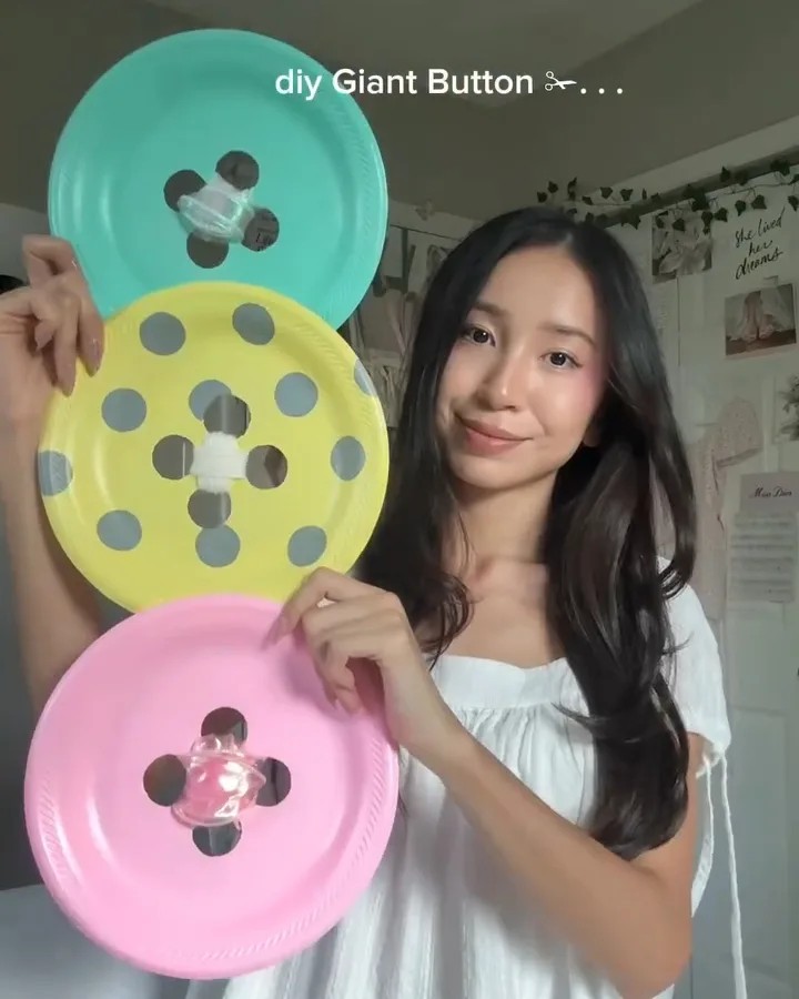 diy giant button plastic plate