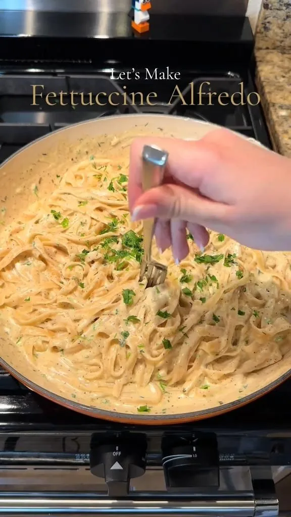 Fettuccine Alfredo