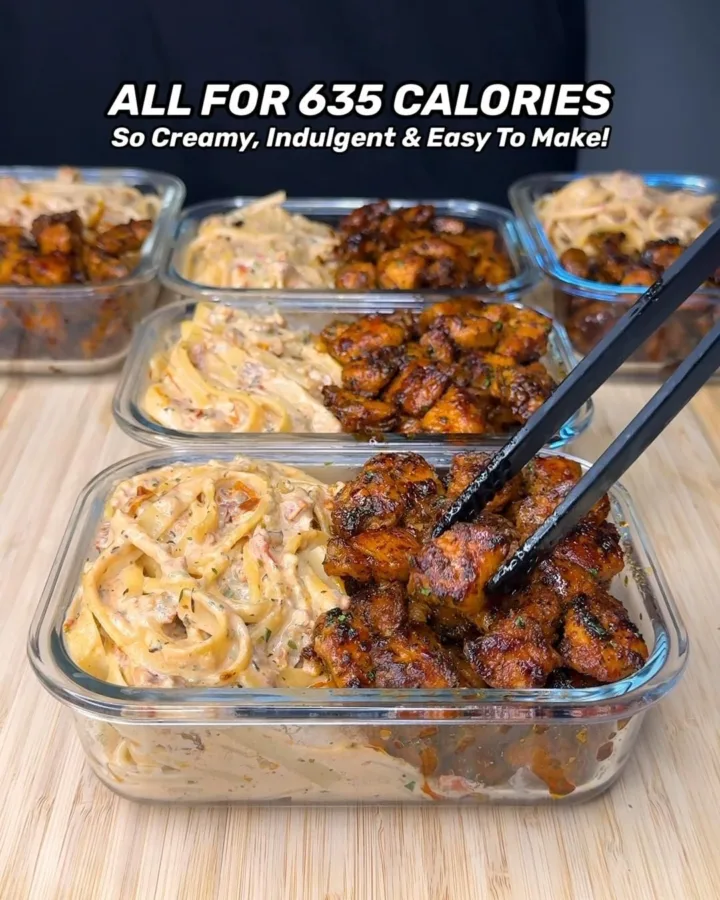 high protein chicken quinoa bowl