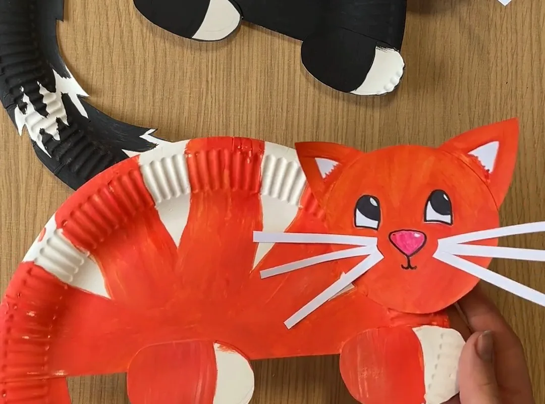 paper plate cat