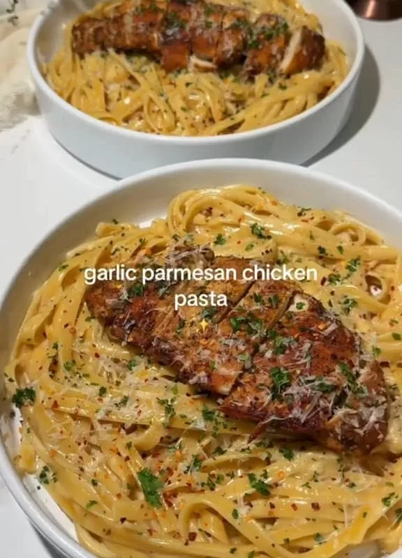 healthy garlic parmesan chicken pasta